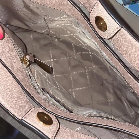 Michael Kors Large Shoulder Tote bag! - Picture 2 of 5